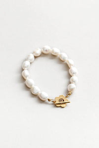 LOLA BRACELET / FRESHWATER PEARL WITH 14K GOLD PLATED BRONZE