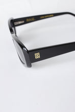 Load image into Gallery viewer, JACQUIE SUNGLASSES / BLACK