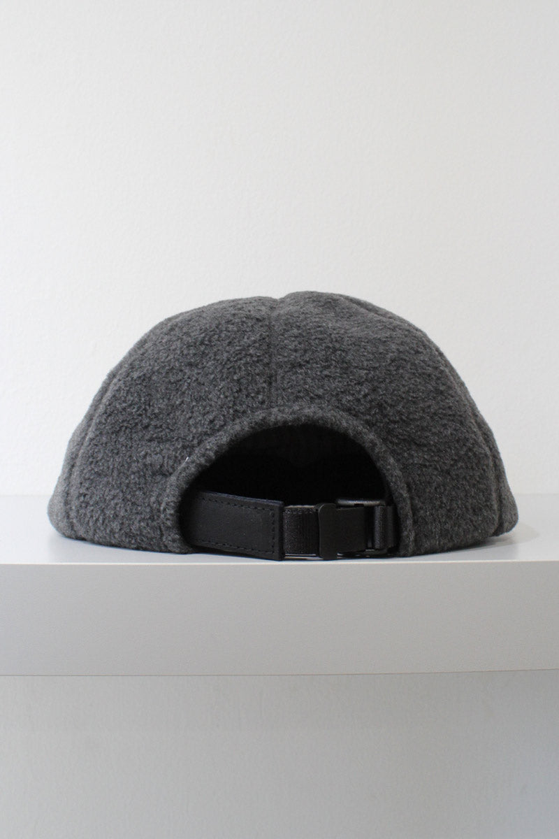 FLEECE LITTLE BRIM CAP / CHARCOAL