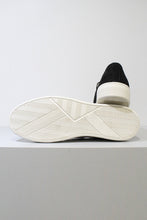 Load image into Gallery viewer, SLIP ON IN SUEDE 5215 / BLACK 7547 [20%OFF]