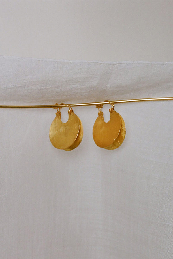 DAT EARRINGS / GOLD PLATED SILVER