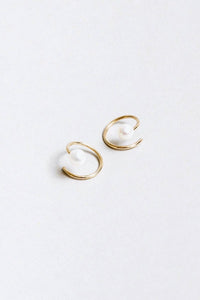 WHITE PEARL SWIRL EARRINGS	/ 14K GOLD FILLED