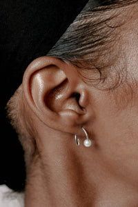 WHITE PEARL SWIRL EARRINGS	/ STERLING SILVER