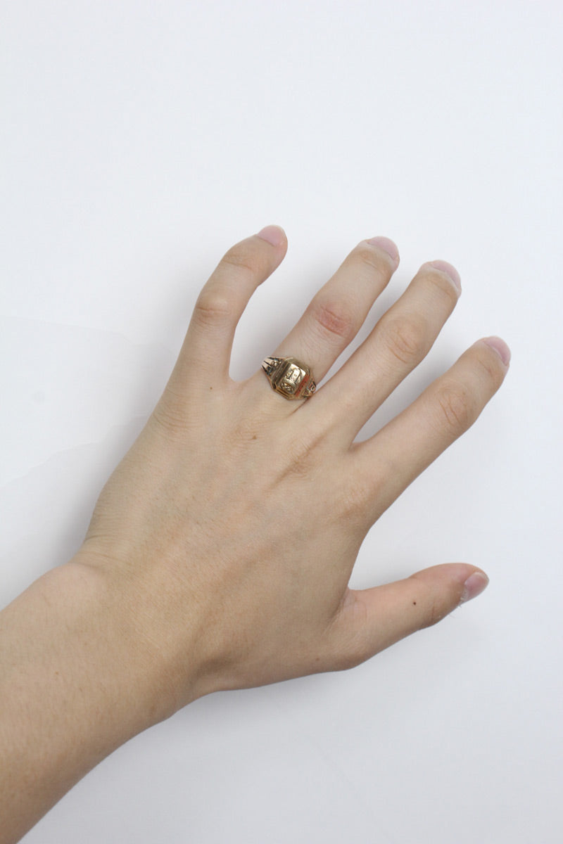 36'S 10K GOLD COLLEGE RING 3.62G / GOLD