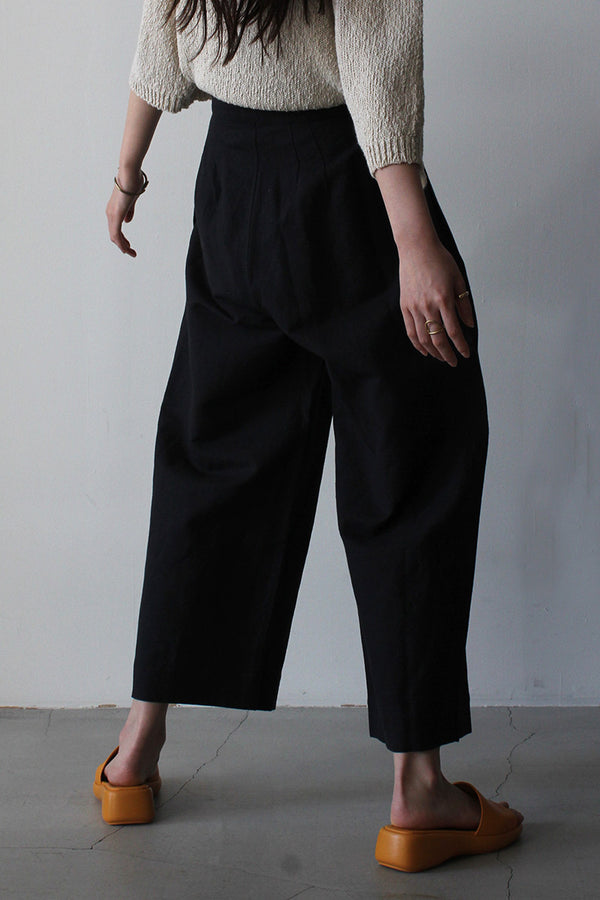 PLEATED TROUSER / BLACK [80%OFF]