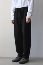Load image into Gallery viewer, SUPER WEIGHTED SWEAT PANTS / BLACK [20%OFF]