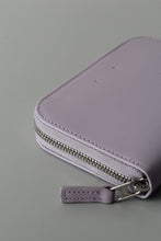 Load image into Gallery viewer, CM3.1 LEATHER WALLET / LIGHT VIOLET